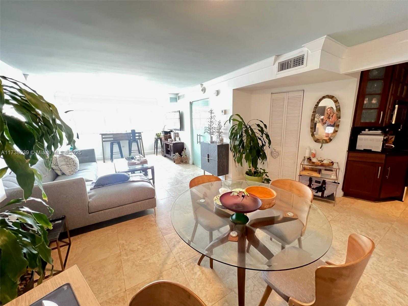 Small Image of 1881 WASHINGTON AVE #12E, Miami Beach Number 19