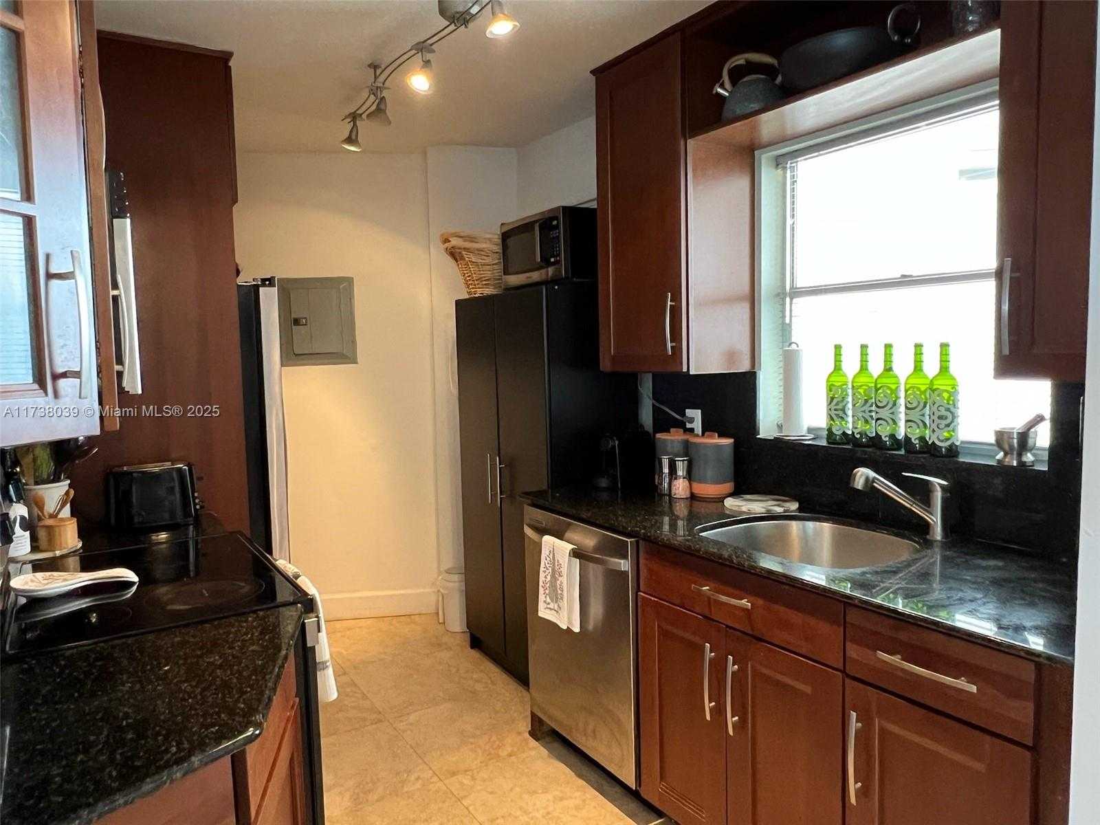 Small Image of 1881 WASHINGTON AVE #12E, Miami Beach Number 24