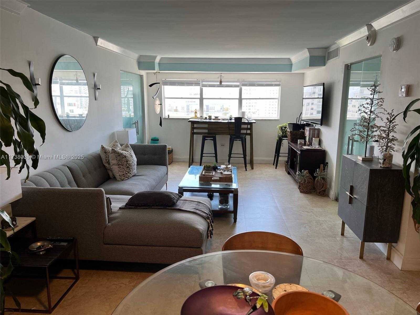 Small Image of 1881 WASHINGTON AVE #12E, Miami Beach Number 6