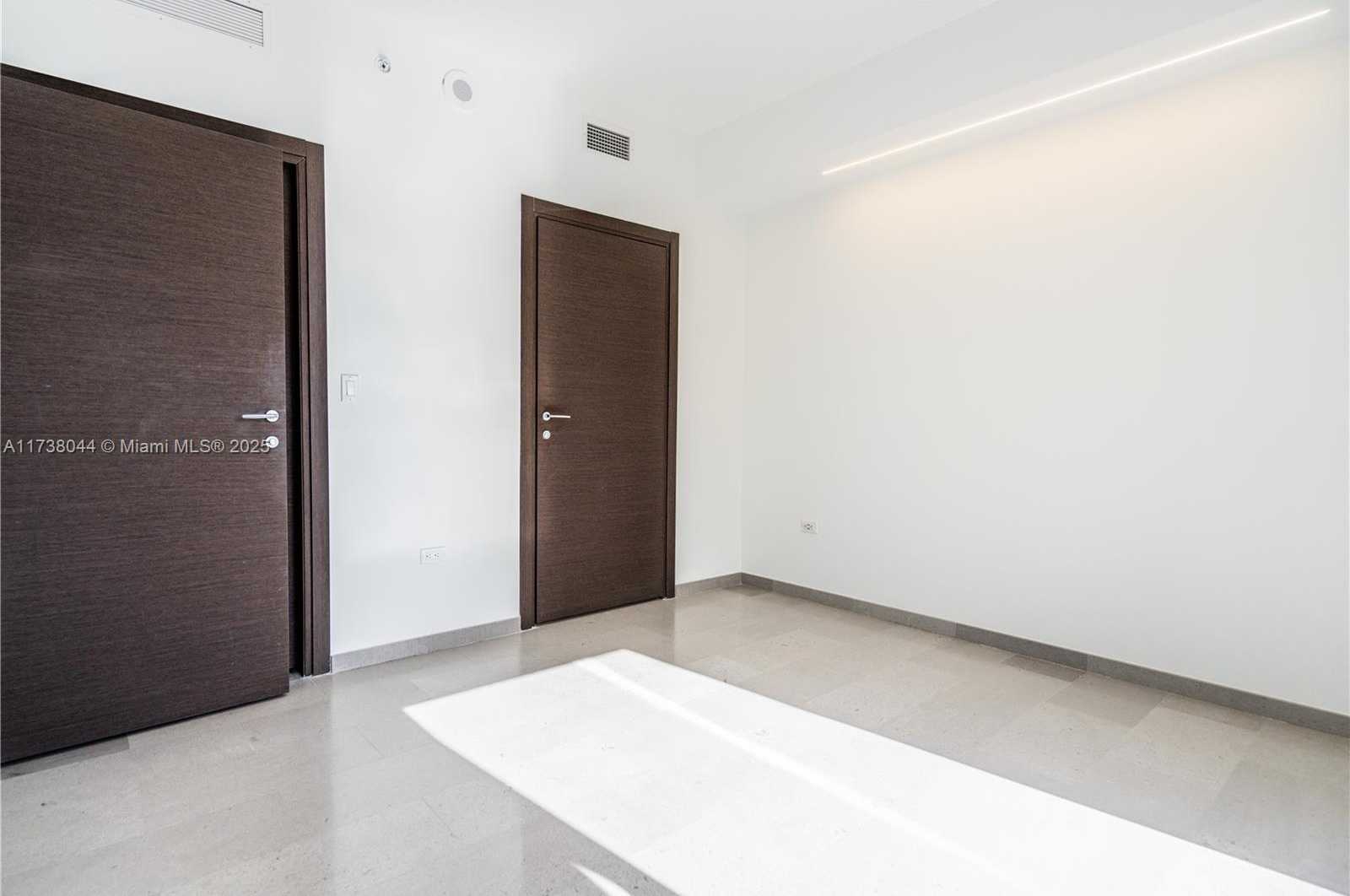 Small Image of 88 SOUTH WEST 7TH ST #806, Miami Number 22