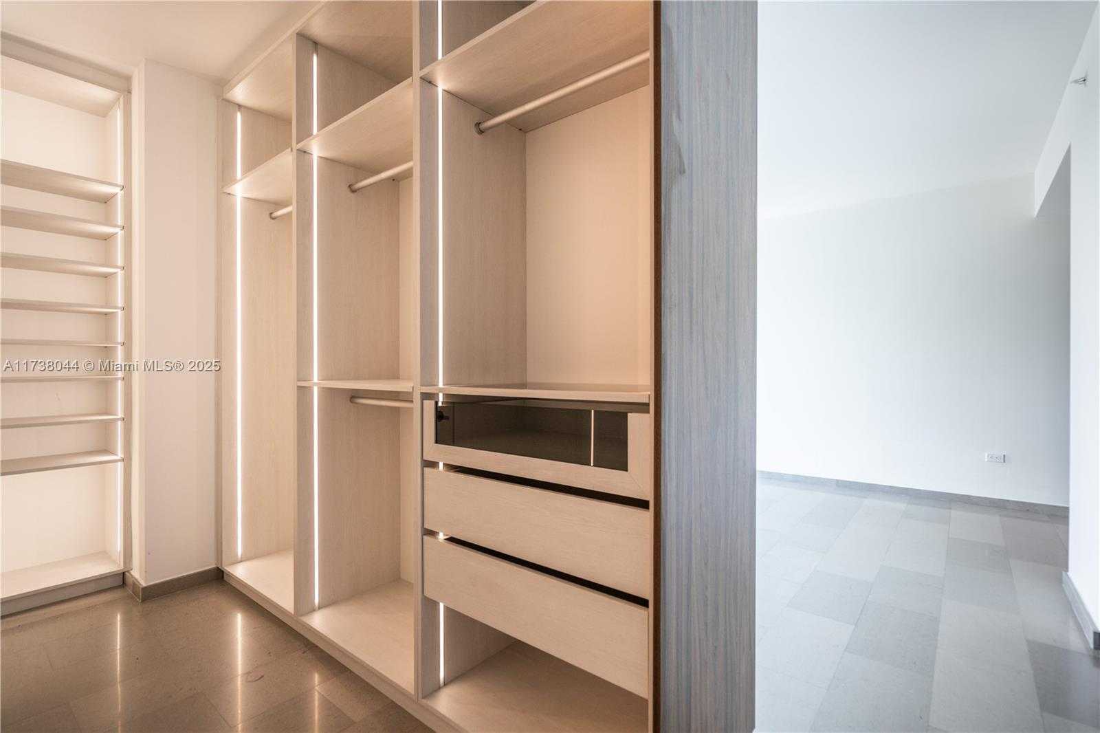 Small Image of 88 SOUTH WEST 7TH ST #806, Miami Number 26