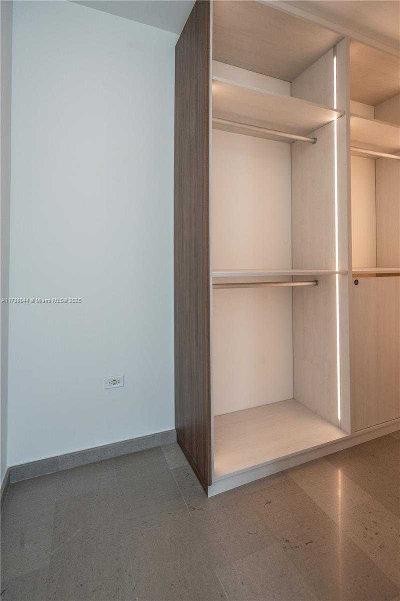 Small Image of 88 SOUTH WEST 7TH ST #806, Miami Number 29