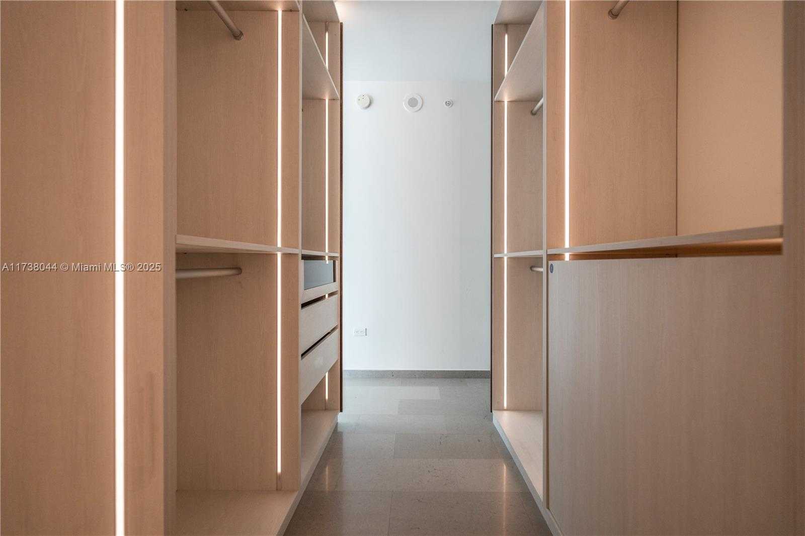 Small Image of 88 SOUTH WEST 7TH ST #806, Miami Number 31