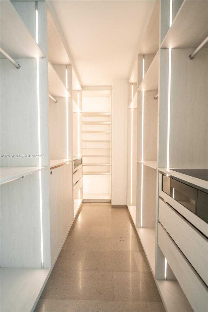 Small Image of 88 SOUTH WEST 7TH ST #806, Miami Number 33