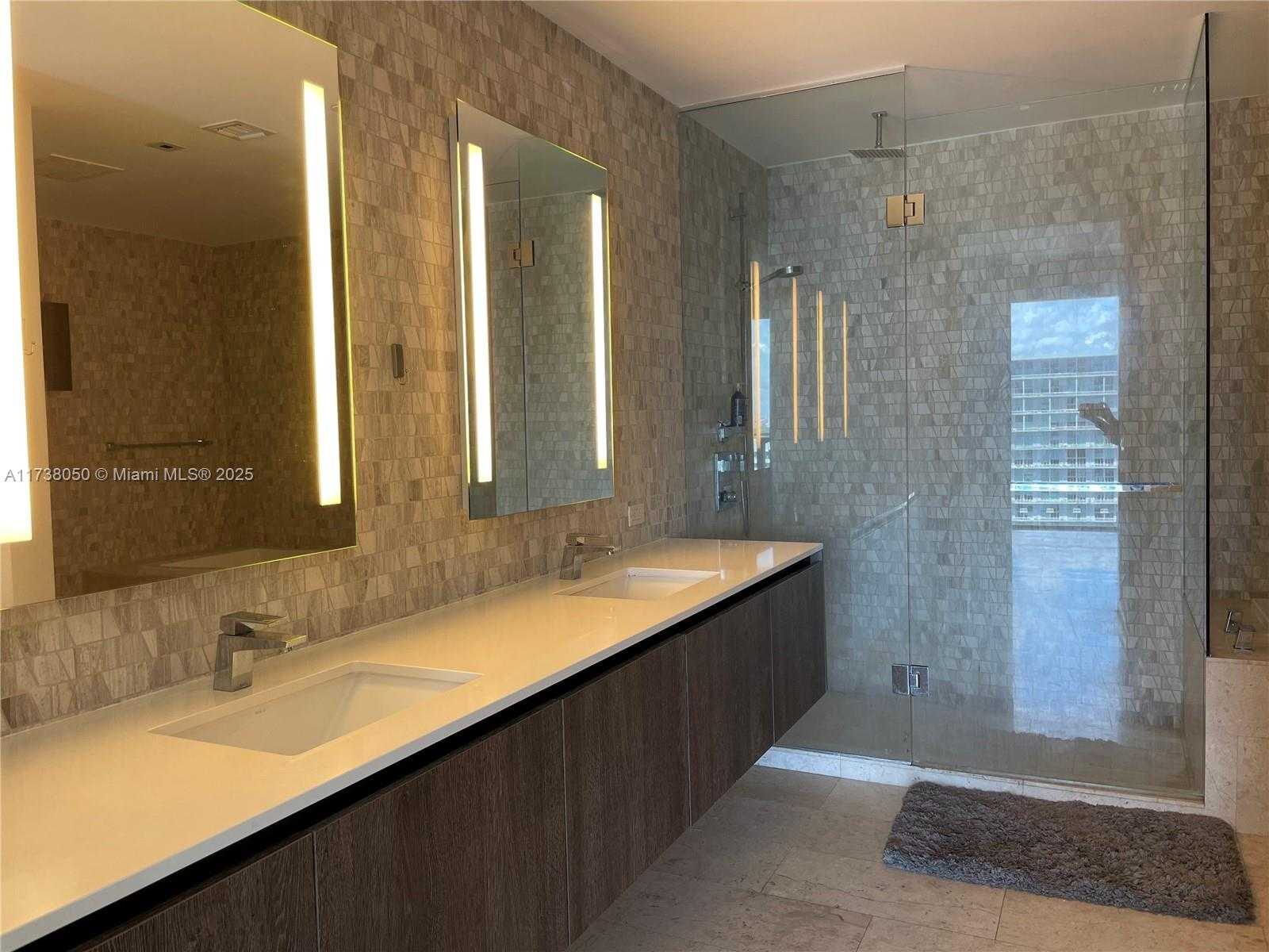 Small Image of 68 SOUTH EAST 6TH ST #2408, Miami Number 16