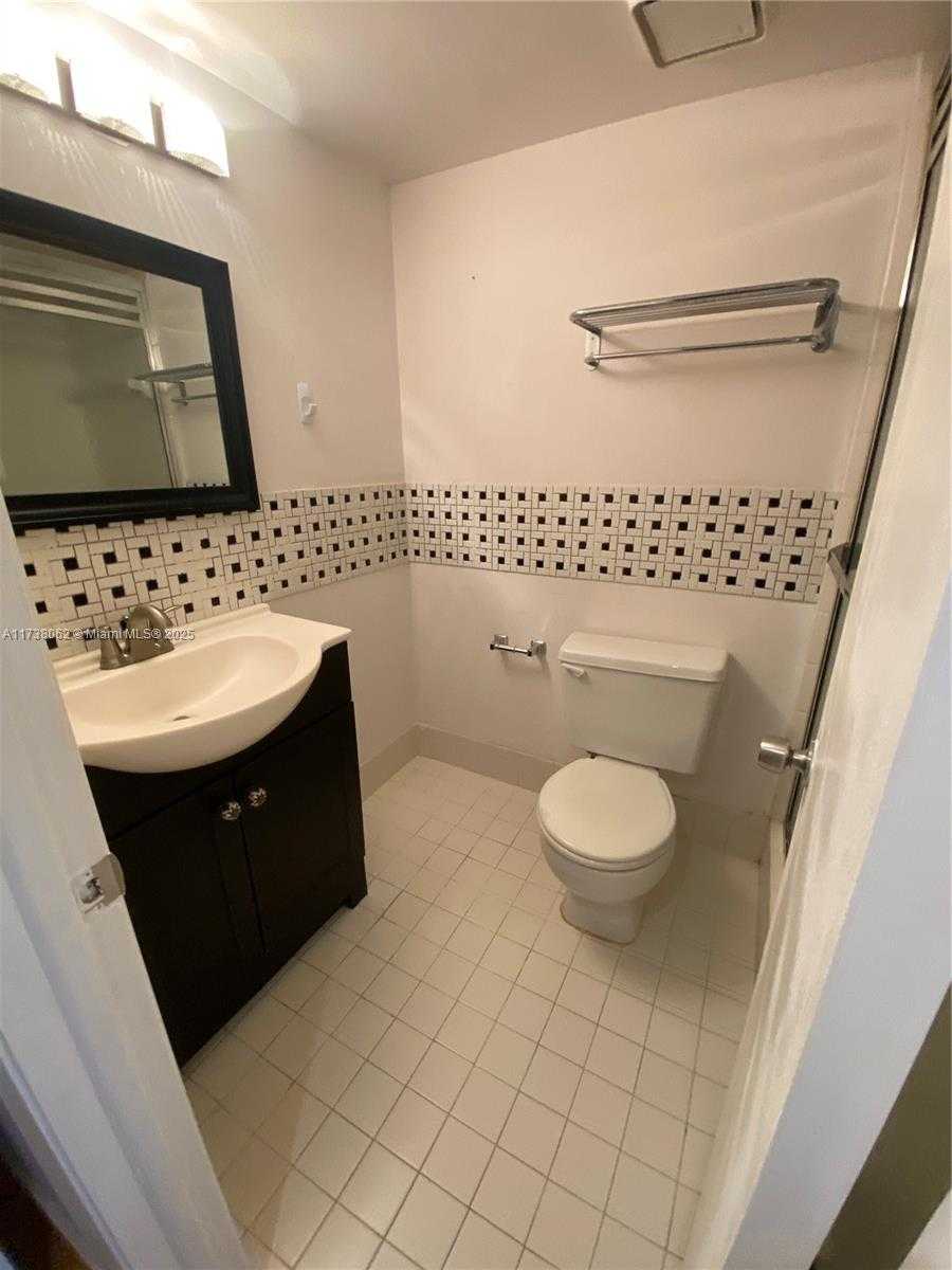 Small Image of 6090 NORTH SABAL PALM BLVD #208, Tamarac Number 14
