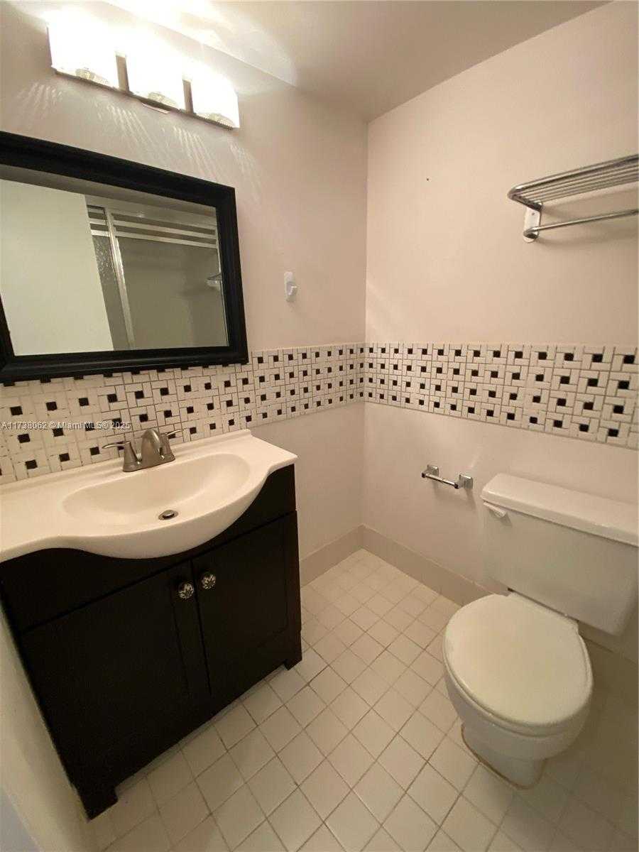 Small Image of 6090 NORTH SABAL PALM BLVD #208, Tamarac Number 15