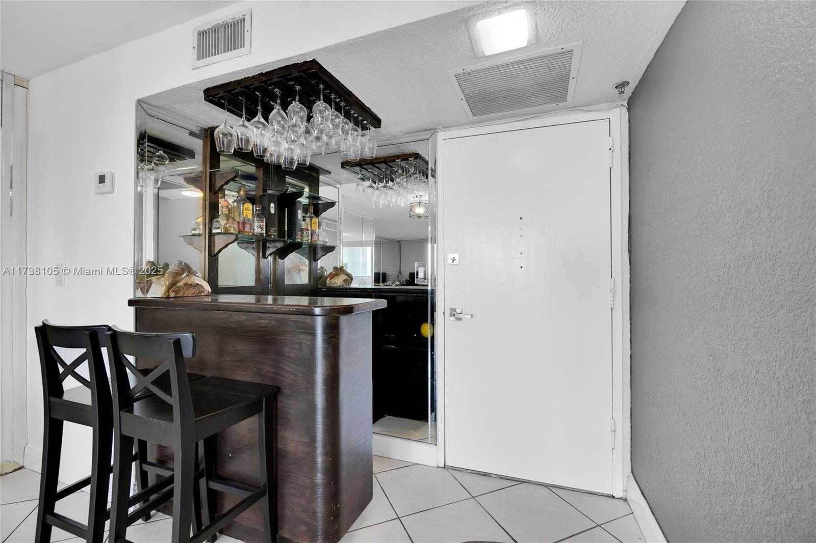 Small Image of 6039 COLLINS AVE #311, Miami Beach Number 10