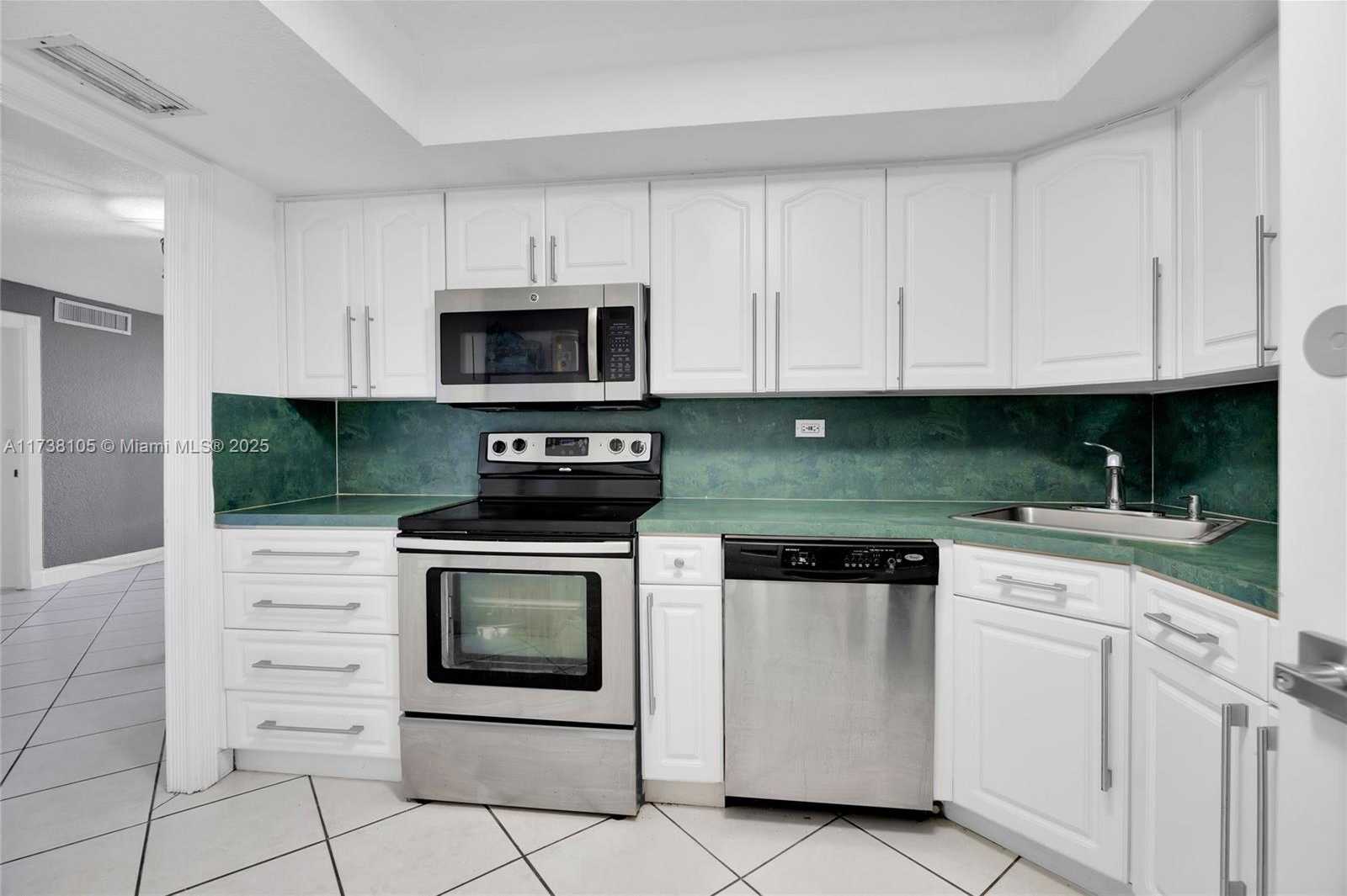 Small Image of 6039 COLLINS AVE #311, Miami Beach Number 11