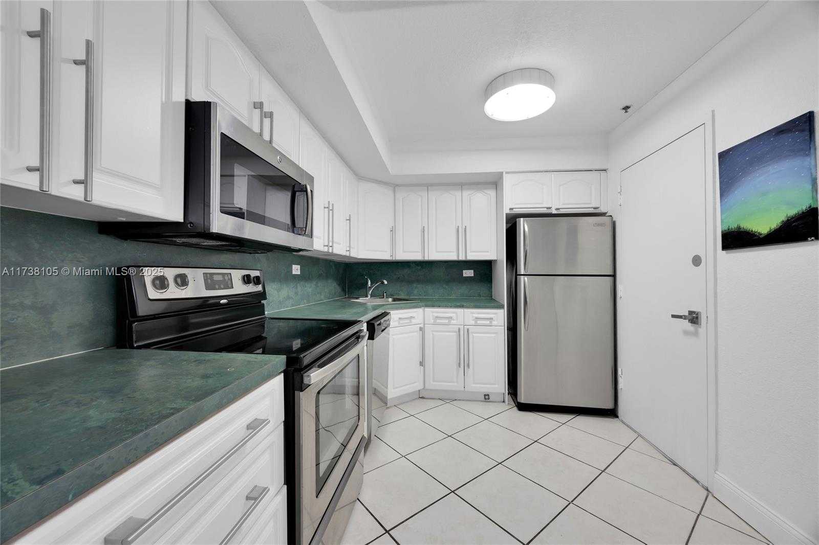 Small Image of 6039 COLLINS AVE #311, Miami Beach Number 12