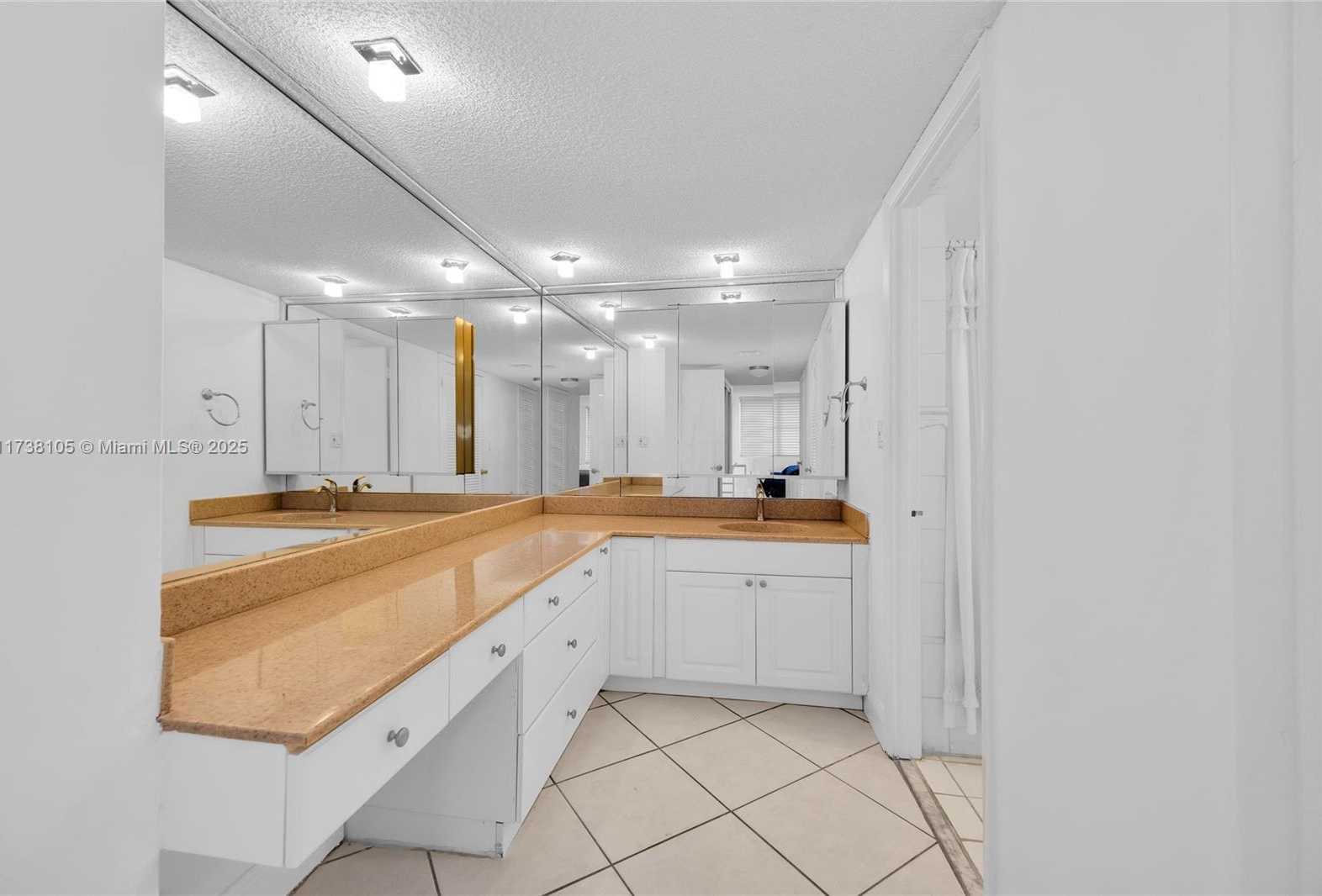 Small Image of 6039 COLLINS AVE #311, Miami Beach Number 15