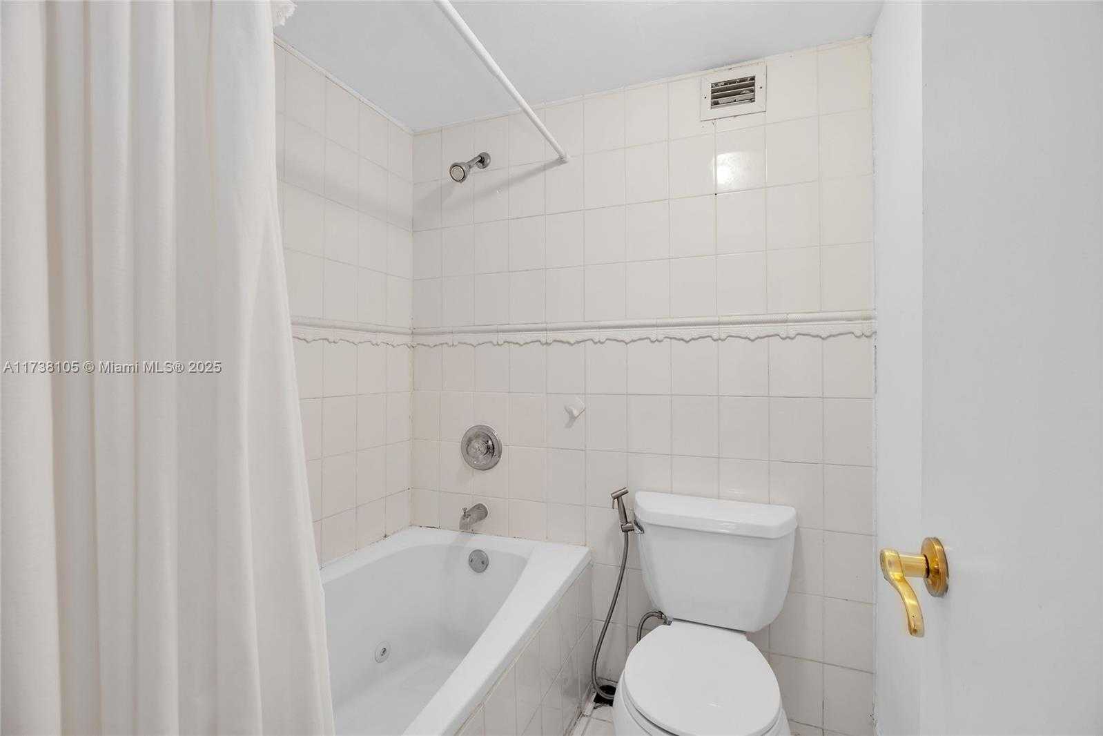 Small Image of 6039 COLLINS AVE #311, Miami Beach Number 16