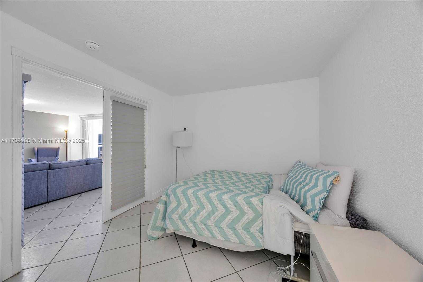 Small Image of 6039 COLLINS AVE #311, Miami Beach Number 18