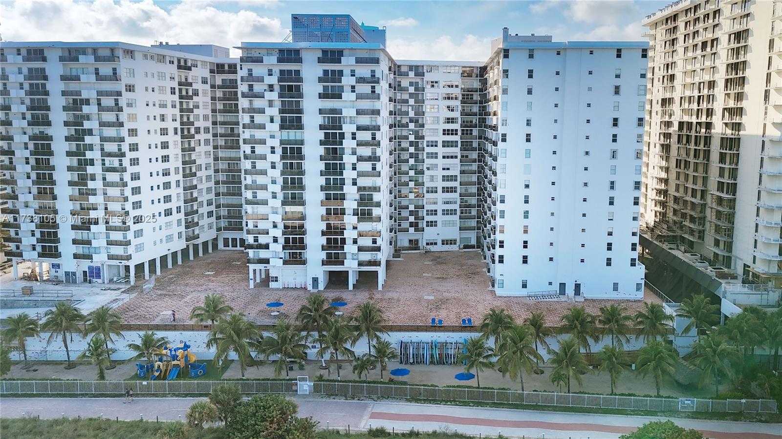 Small Image of 6039 COLLINS AVE #311, Miami Beach Number 26
