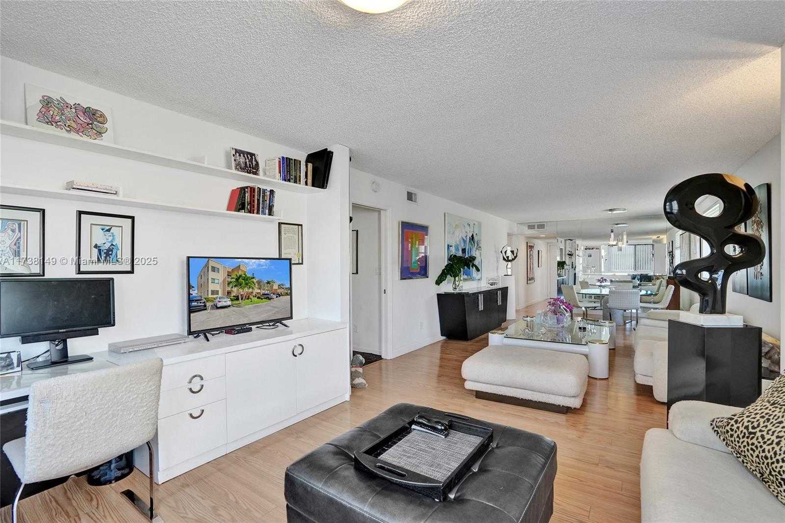 Small Image of 7368 DEVON DR #301, Tamarac Number 10