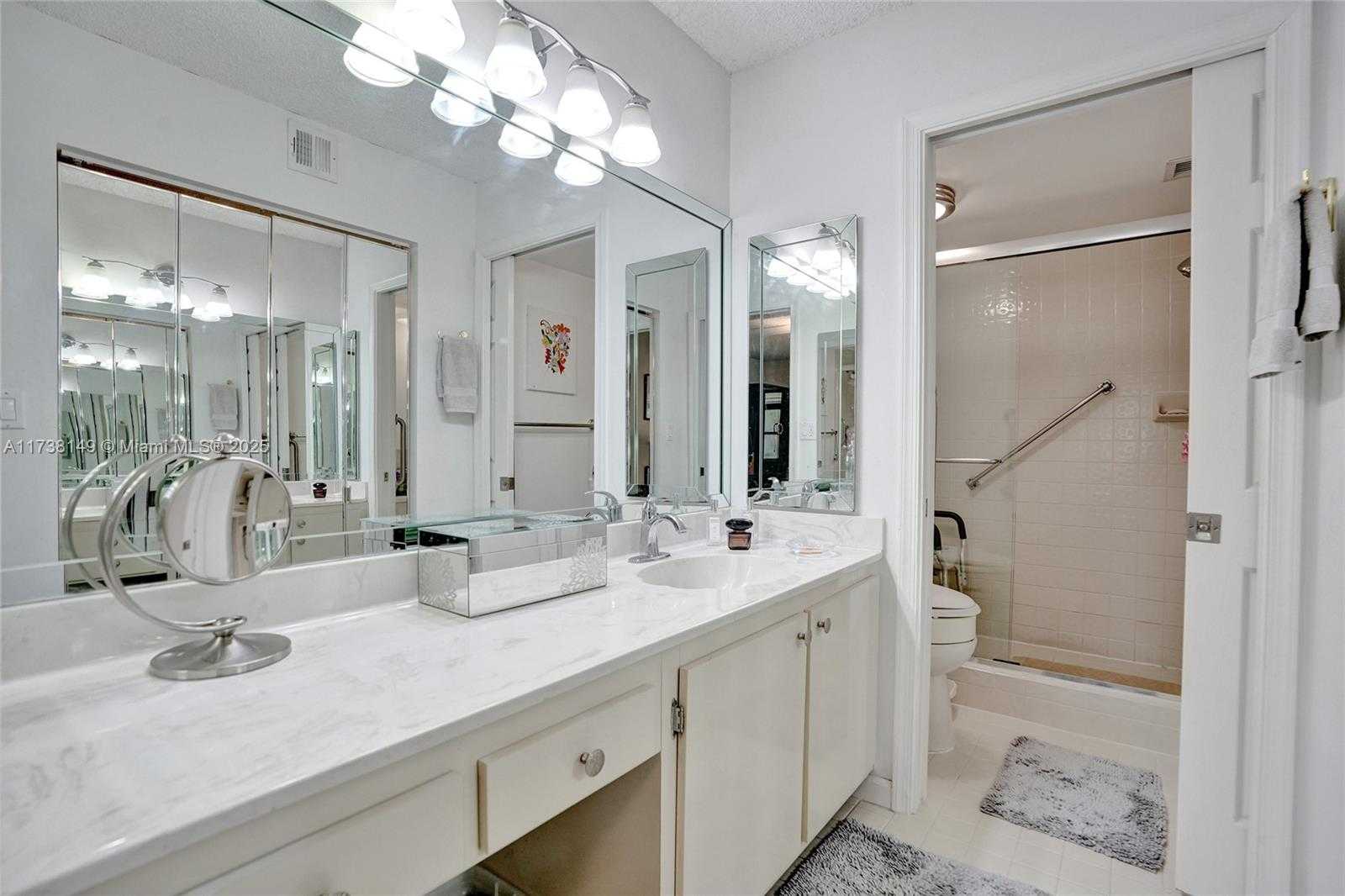 Small Image of 7368 DEVON DR #301, Tamarac Number 17