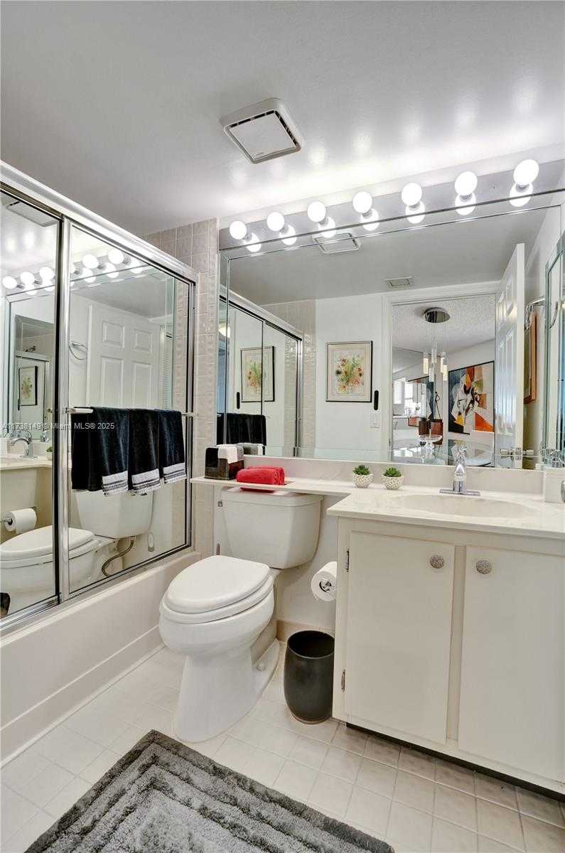 Small Image of 7368 DEVON DR #301, Tamarac Number 21