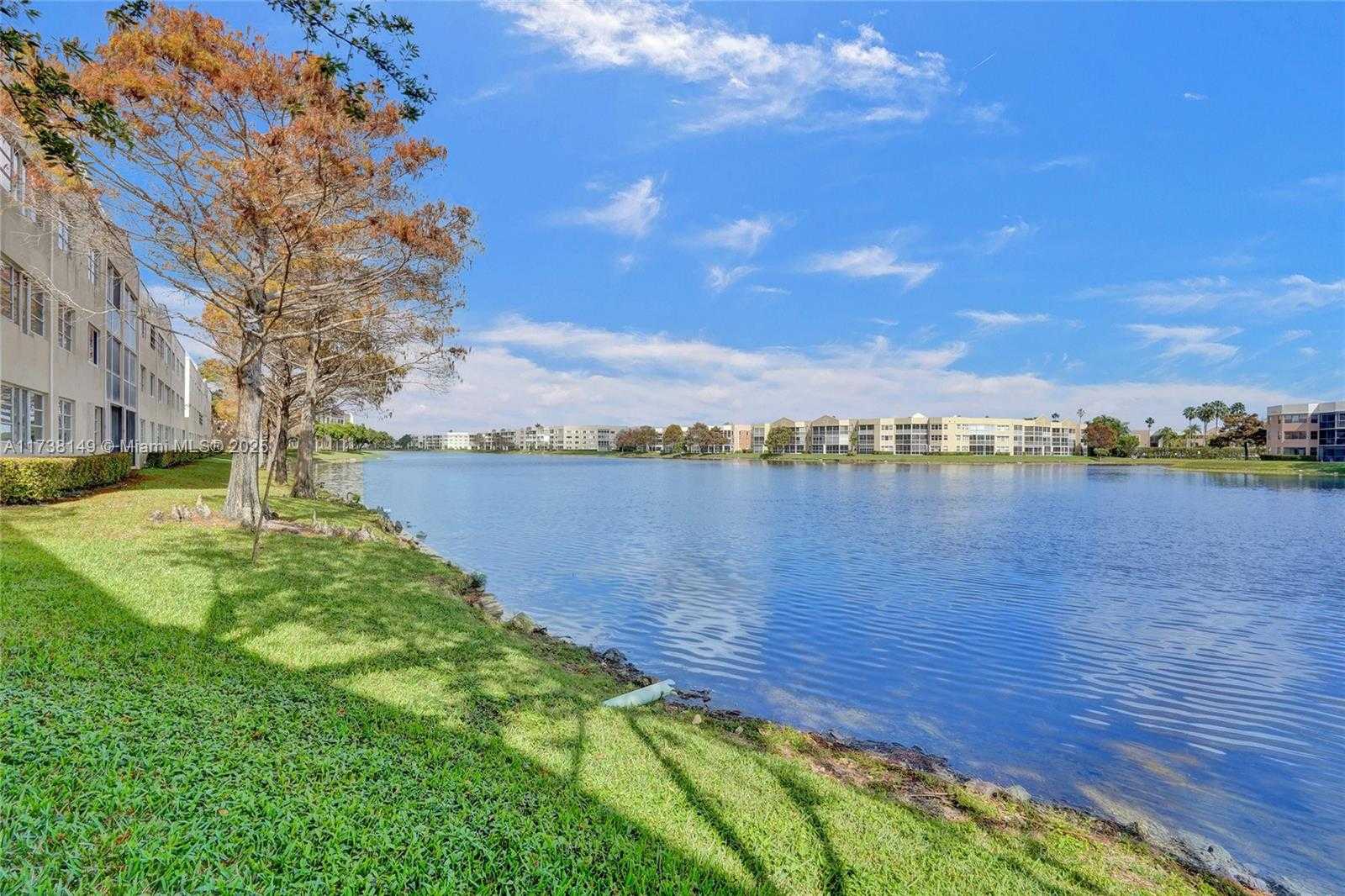 Small Image of 7368 DEVON DR #301, Tamarac Number 32