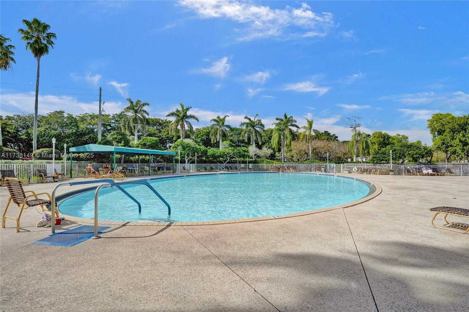 Small Image of 7368 DEVON DR #301, Tamarac Number 33