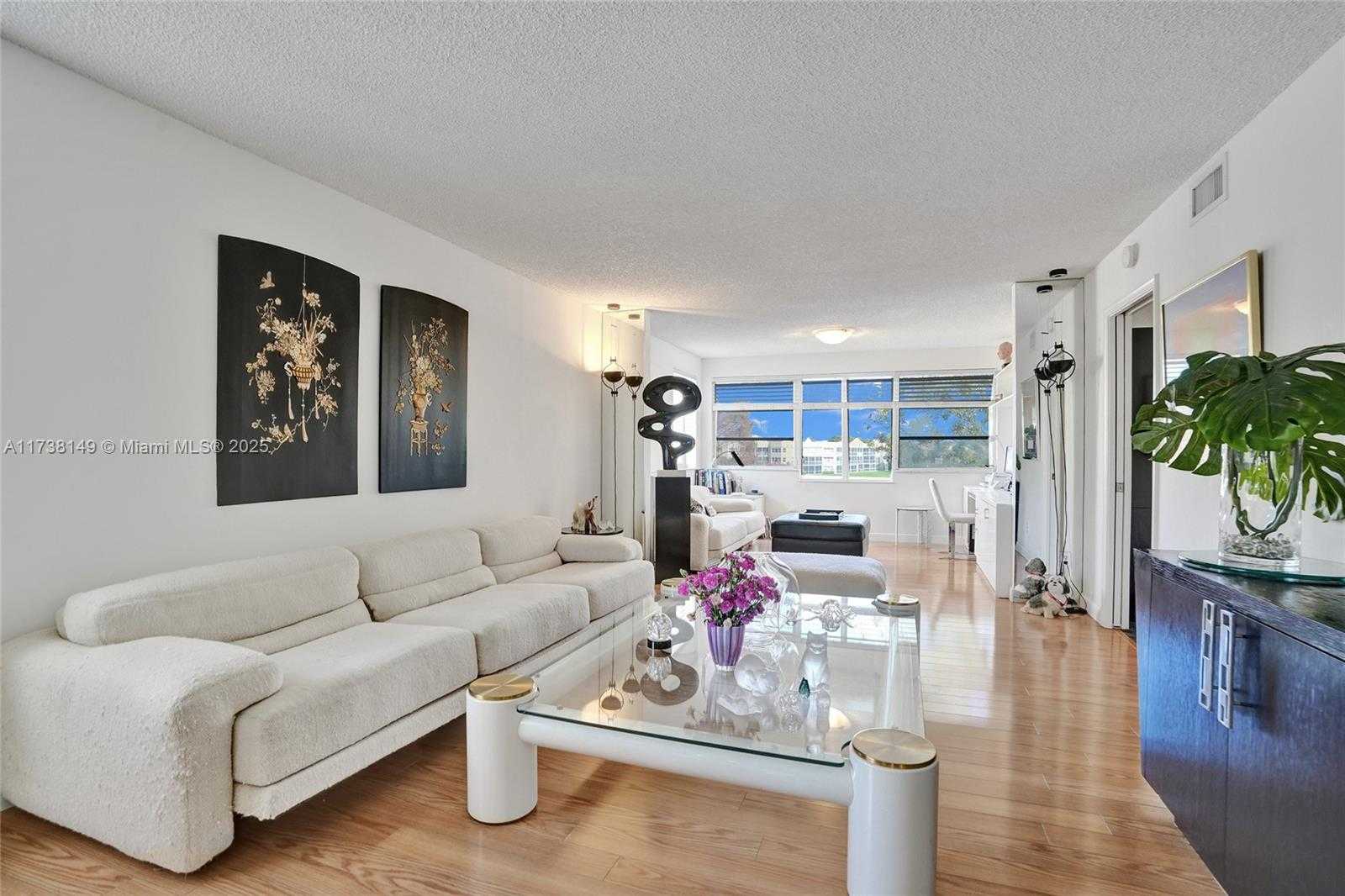 Small Image of 7368 DEVON DR #301, Tamarac Number 7