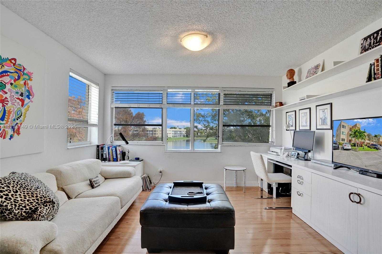 Small Image of 7368 DEVON DR #301, Tamarac Number 9