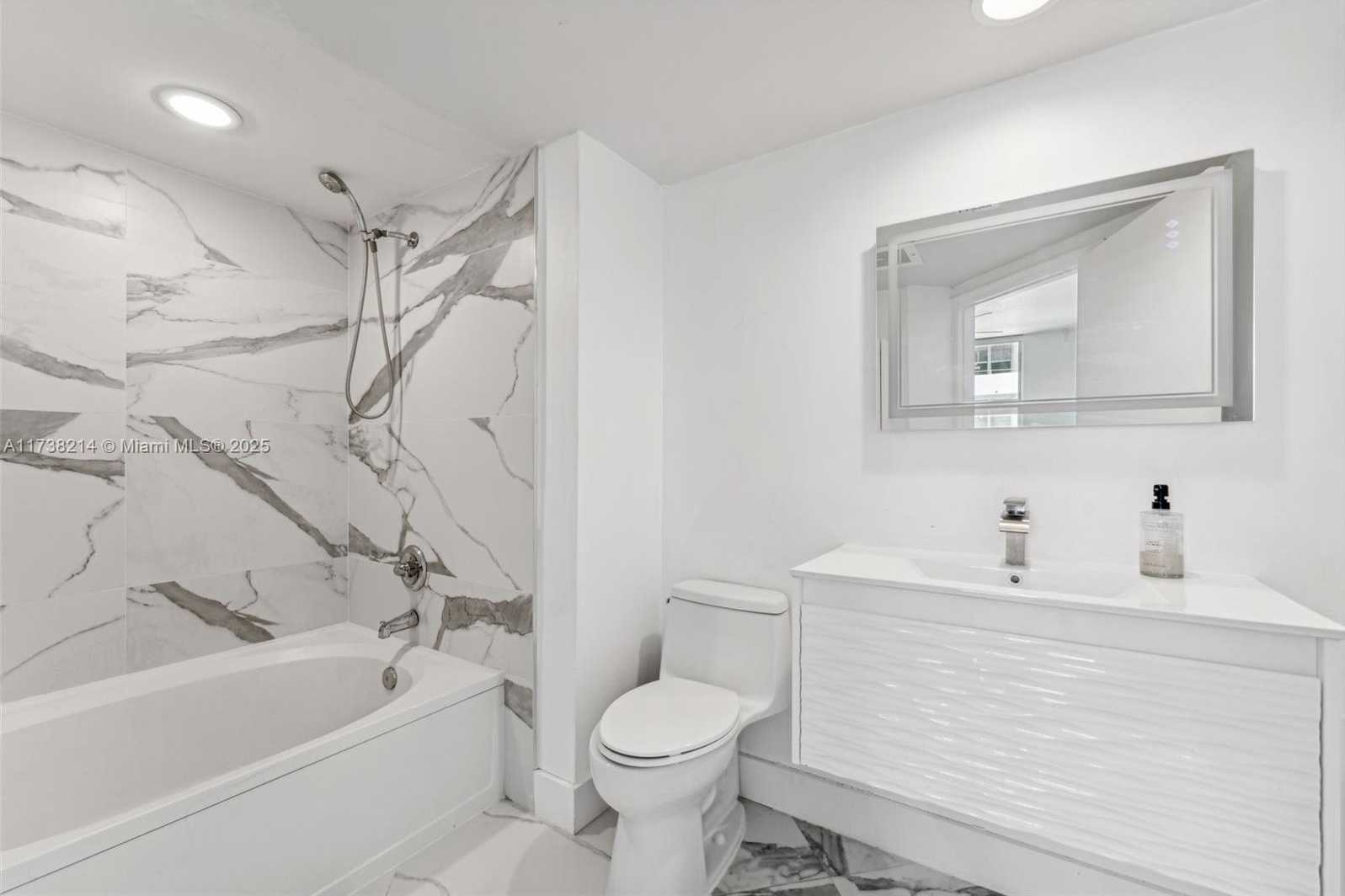 Small Image of 9201 COLLINS AVE #821, Surfside Number 25