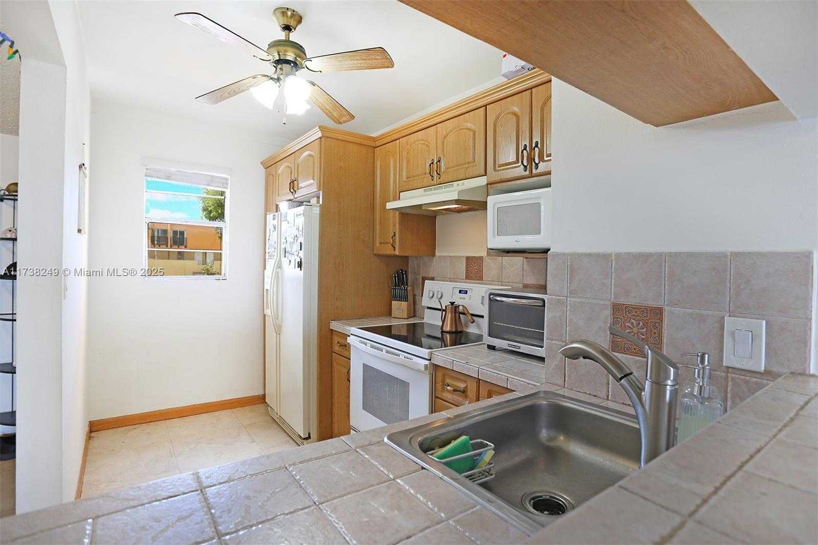 Small Image of 315 NORTH WEST 109TH AVE #205, Miami Number 10