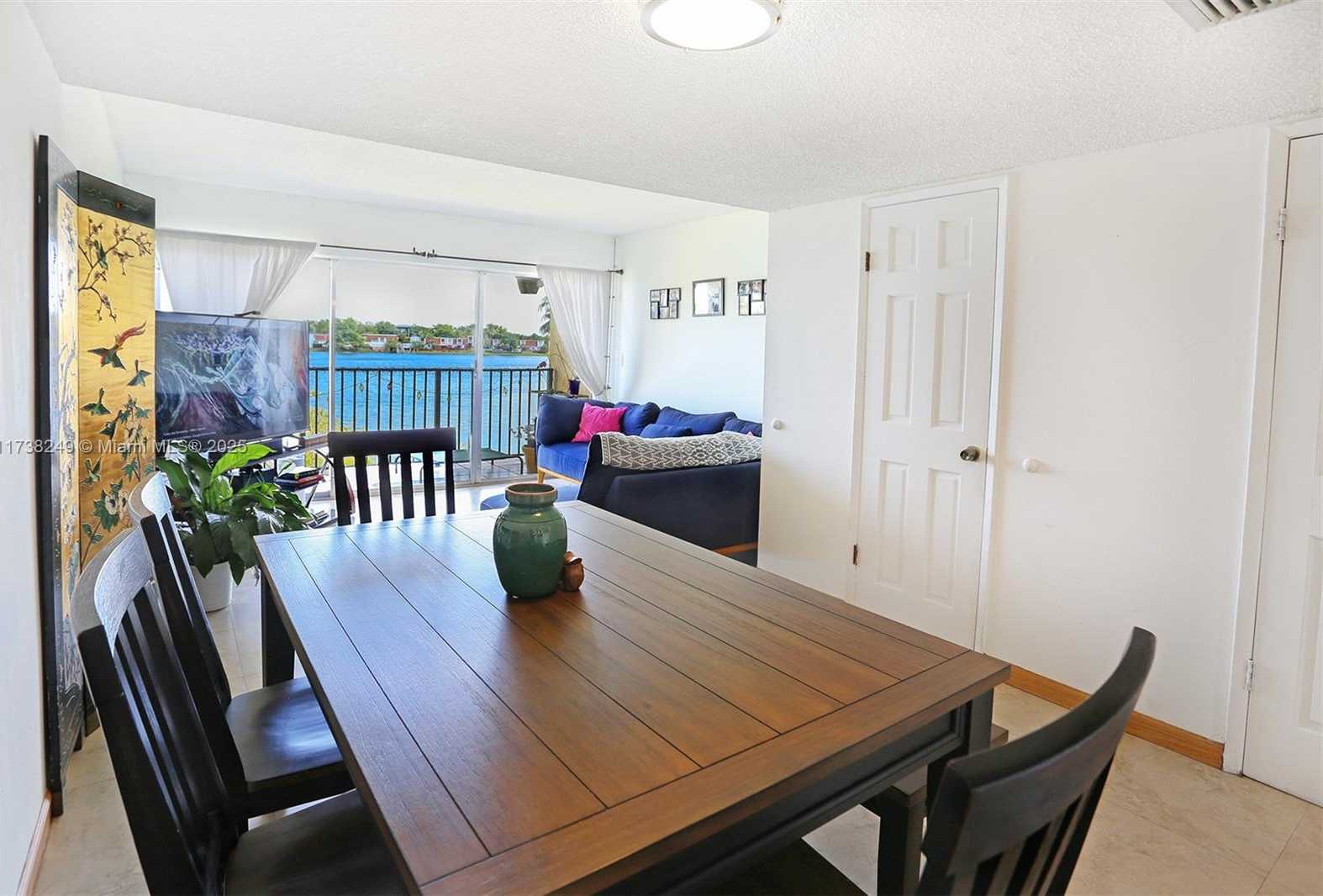 Small Image of 315 NORTH WEST 109TH AVE #205, Miami Number 12