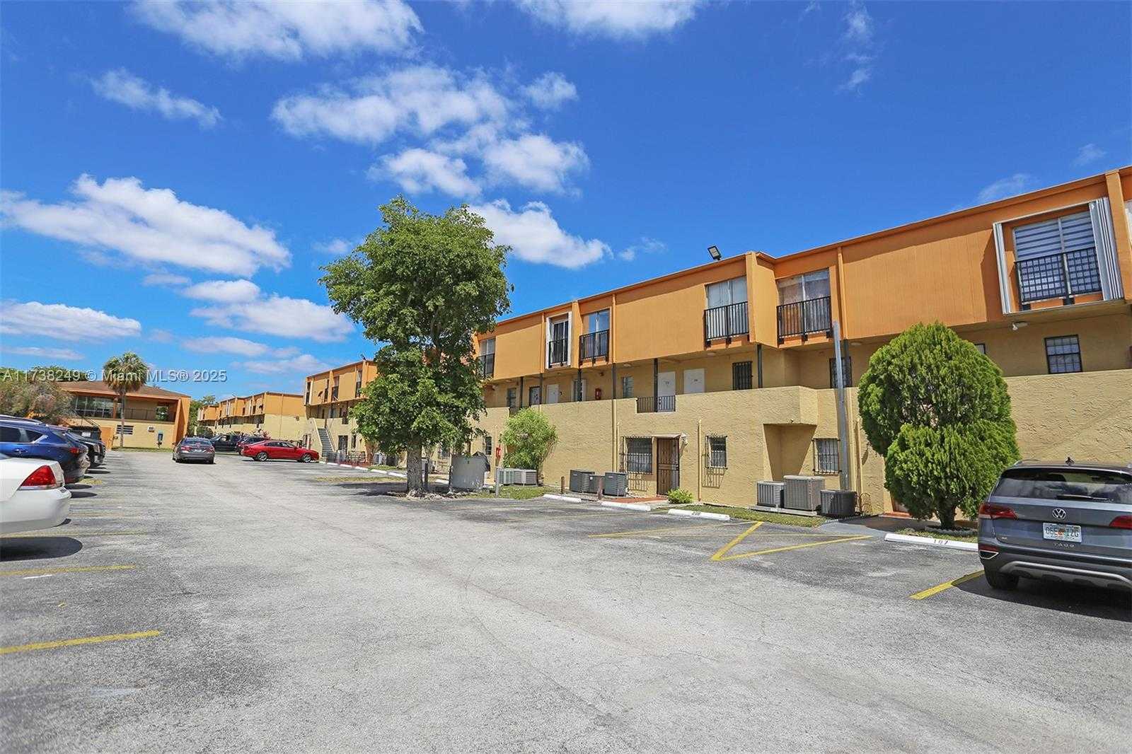 Small Image of 315 NORTH WEST 109TH AVE #205, Miami Number 2