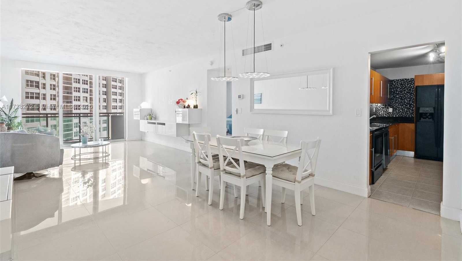 Small Image of 3001 SOUTH OCEAN DR #647, Hollywood Number 3
