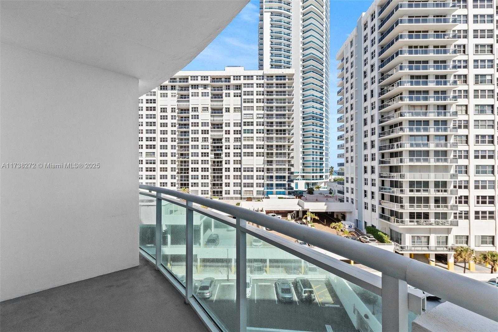 Small Image of 3001 SOUTH OCEAN DR #647, Hollywood Number 6