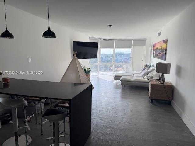 Small Image of 3375 NORTH COUNTRY CLUB DR #1409, Aventura Number 5