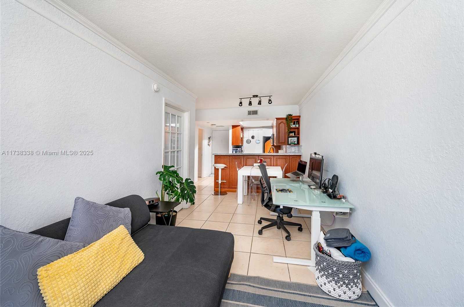 Small Image of 2899 COLLINS AVE #833, Miami Beach Number 11