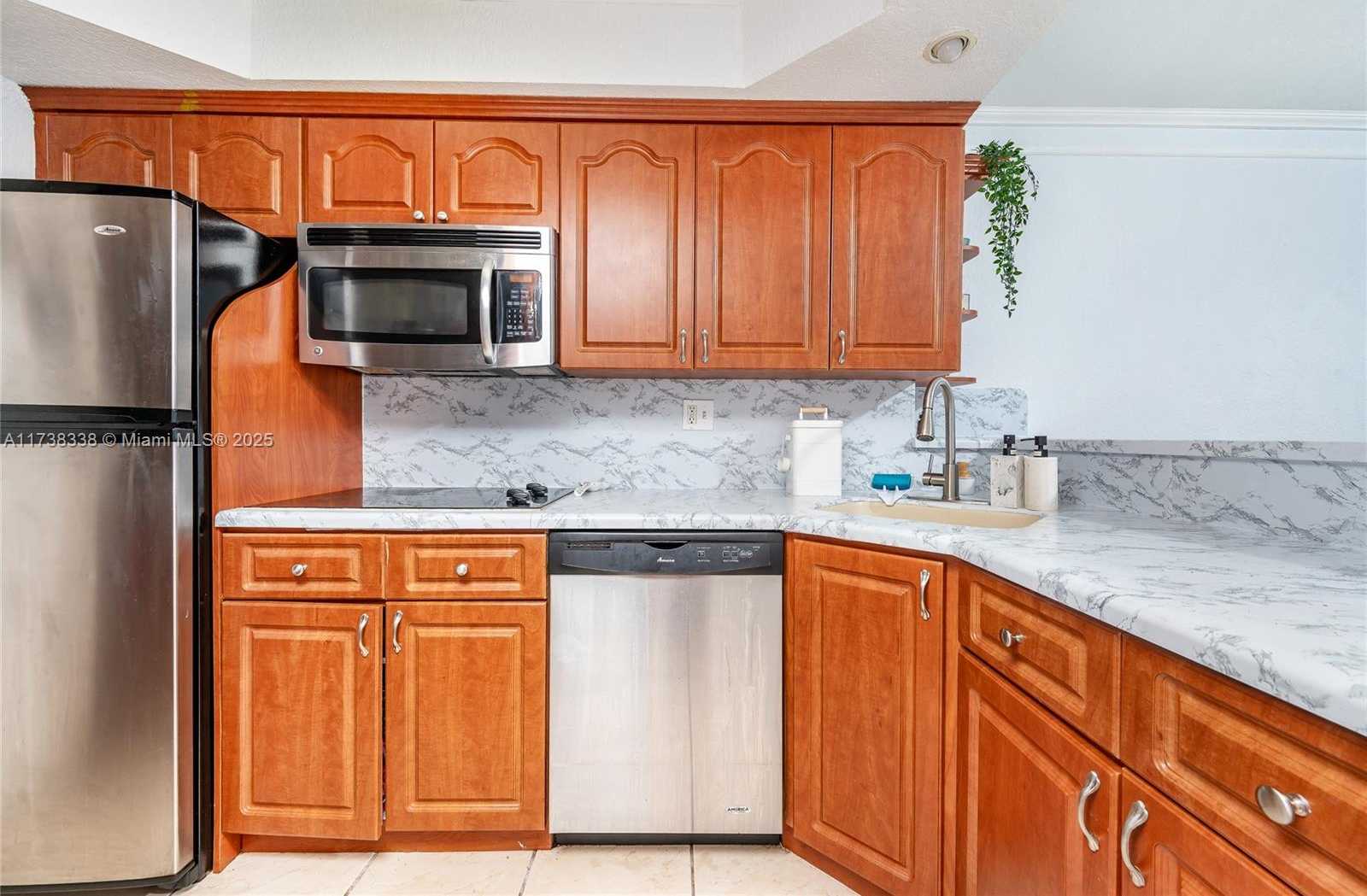 Small Image of 2899 COLLINS AVE #833, Miami Beach Number 13