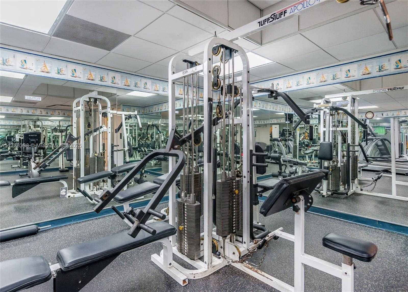 Small Image of 2899 COLLINS AVE #833, Miami Beach Number 19
