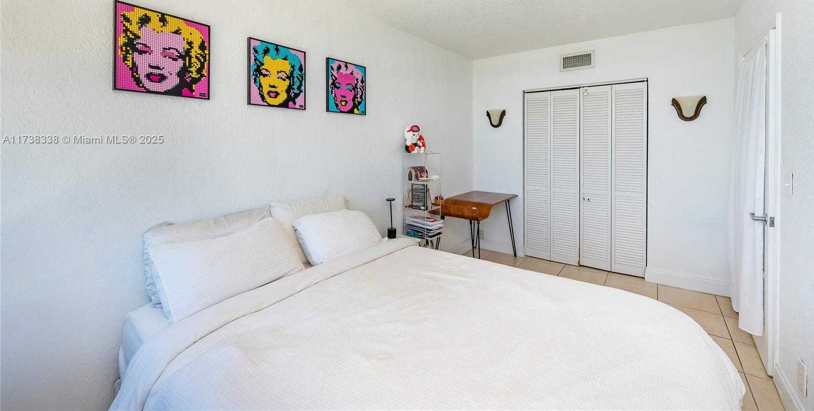 Small Image of 2899 COLLINS AVE #833, Miami Beach Number 5