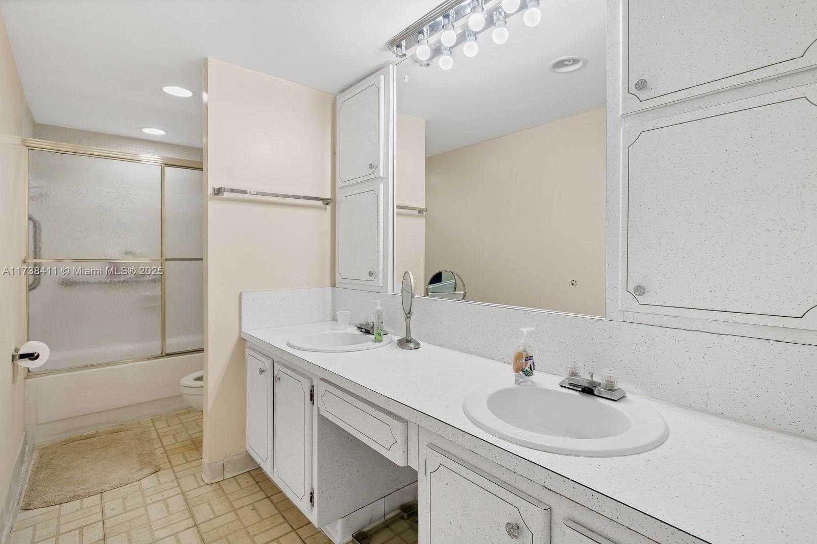 Small Image of 5005 COLLINS AVE #724, Miami Beach Number 10