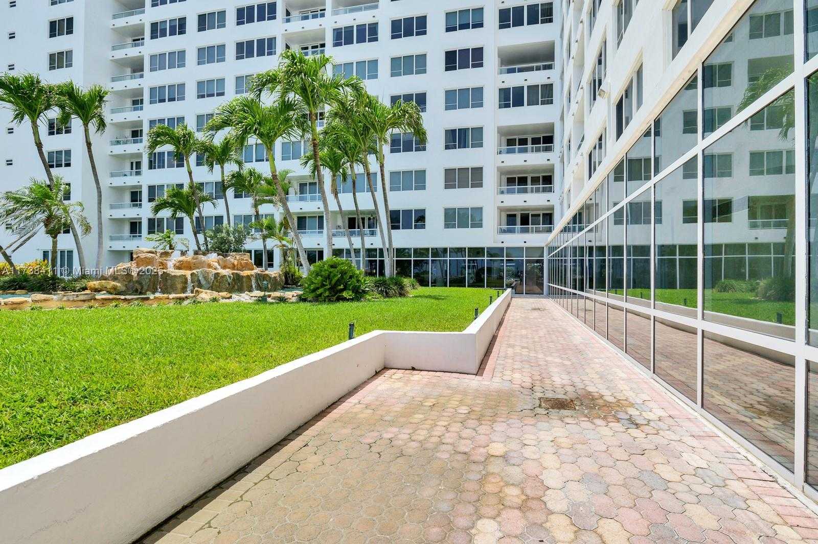 Small Image of 5005 COLLINS AVE #724, Miami Beach Number 14