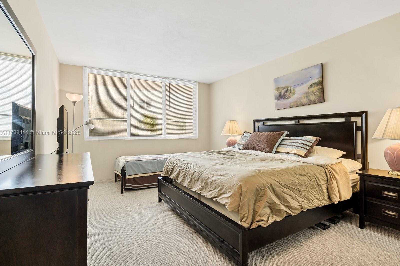 Small Image of 5005 COLLINS AVE #724, Miami Beach Number 8