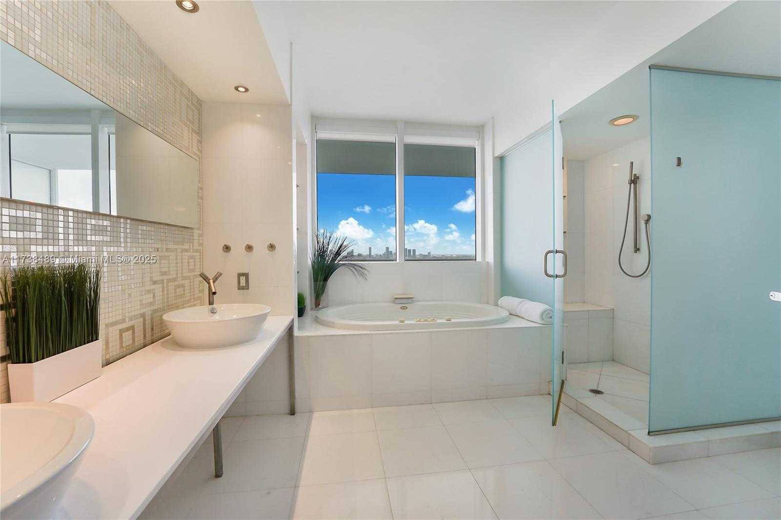 Small Image of 450 ALTON RD #3401, Miami Beach Number 15