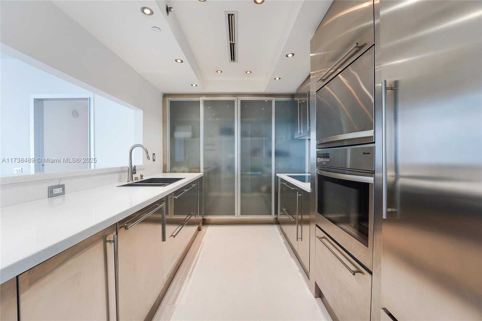 Small Image of 450 ALTON RD #3401, Miami Beach Number 17