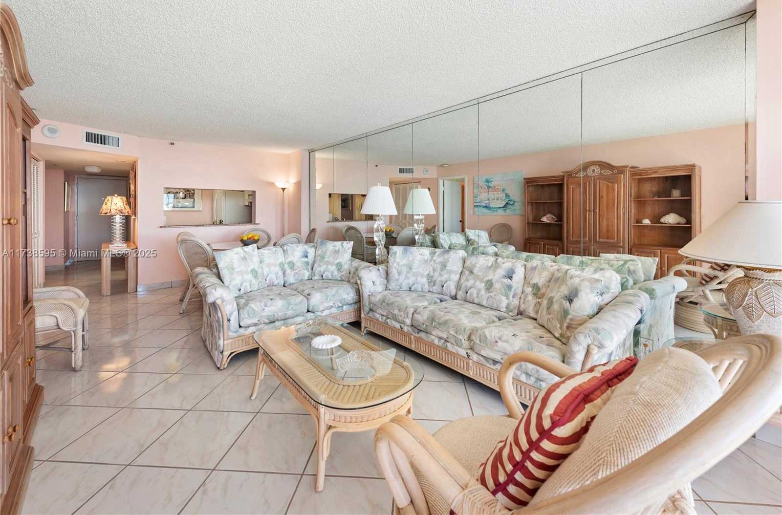 Small Image of 2555 COLLINS AVE #2005, Miami Beach Number 15