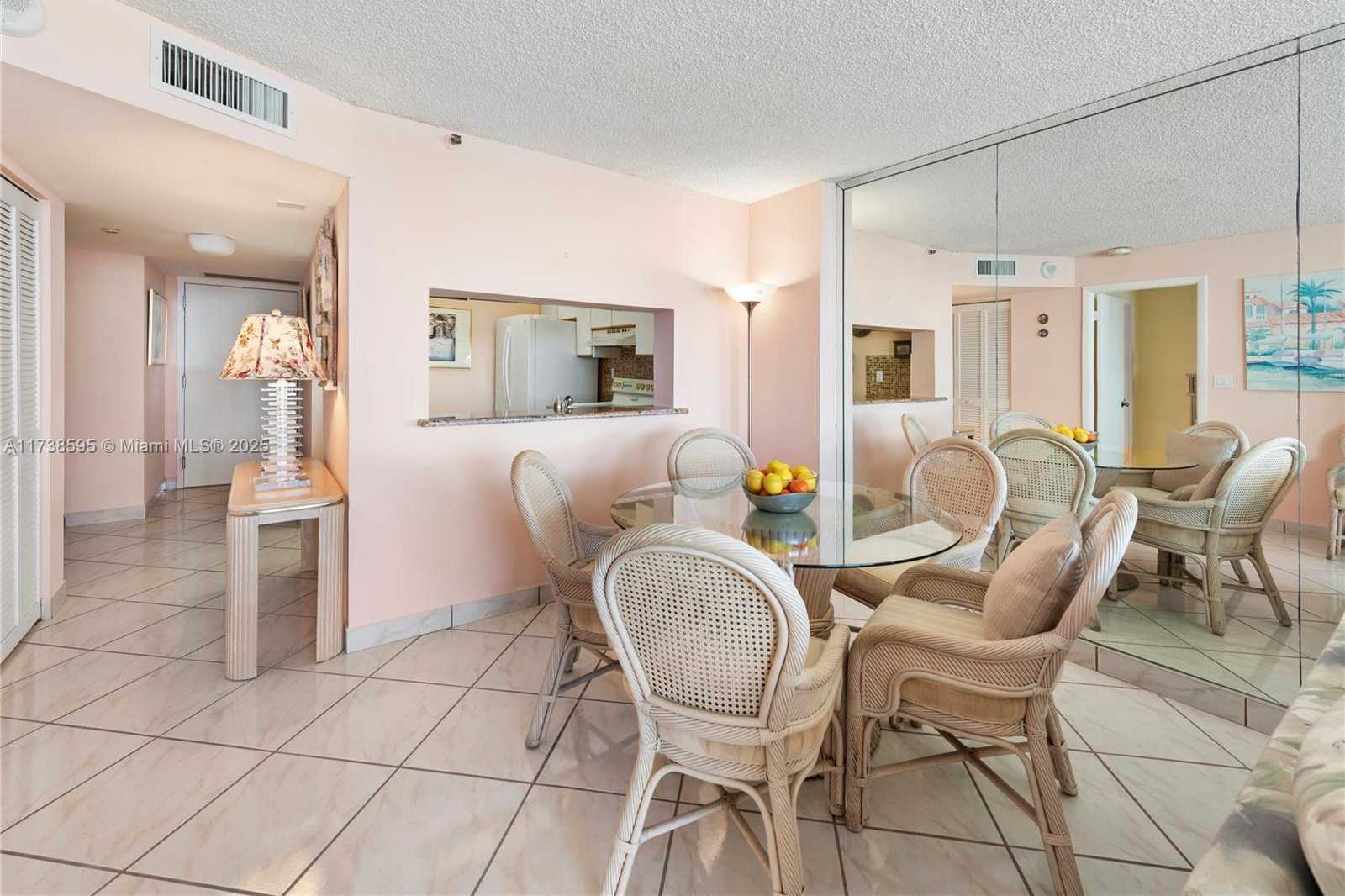 Small Image of 2555 COLLINS AVE #2005, Miami Beach Number 18