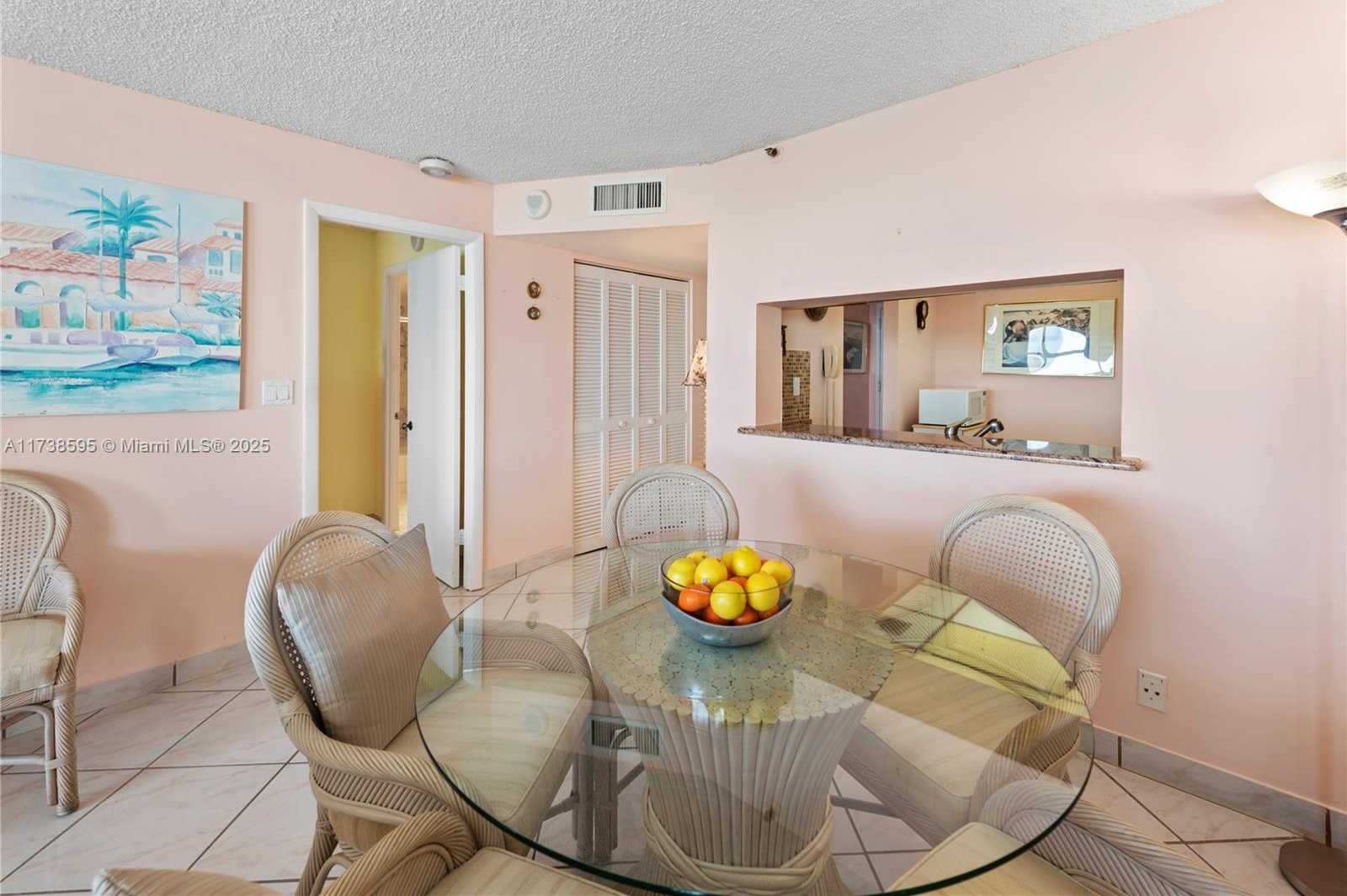Small Image of 2555 COLLINS AVE #2005, Miami Beach Number 19