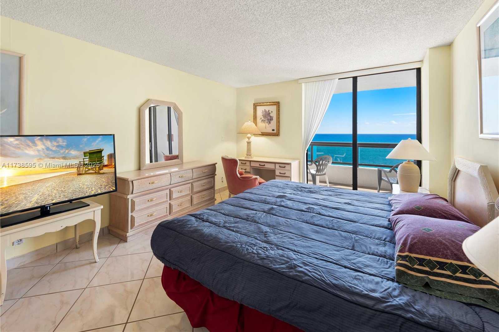 Small Image of 2555 COLLINS AVE #2005, Miami Beach Number 25