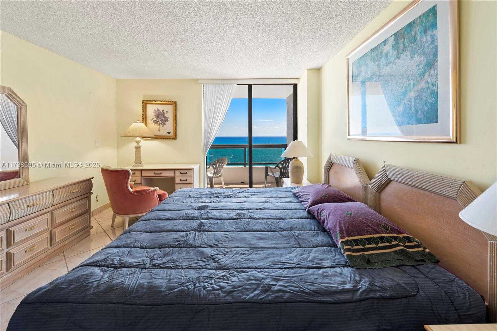 Small Image of 2555 COLLINS AVE #2005, Miami Beach Number 29
