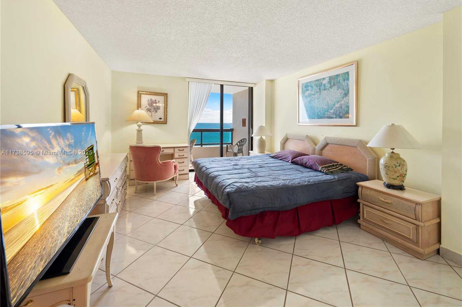 Small Image of 2555 COLLINS AVE #2005, Miami Beach Number 30