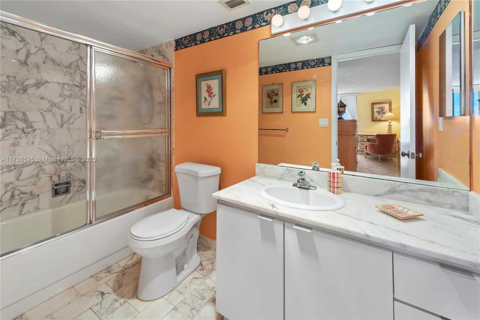 Small Image of 2555 COLLINS AVE #2005, Miami Beach Number 31