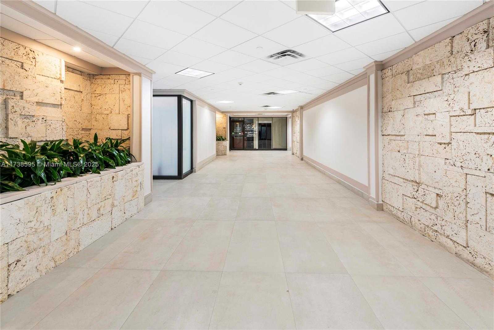 Small Image of 2555 COLLINS AVE #2005, Miami Beach Number 50