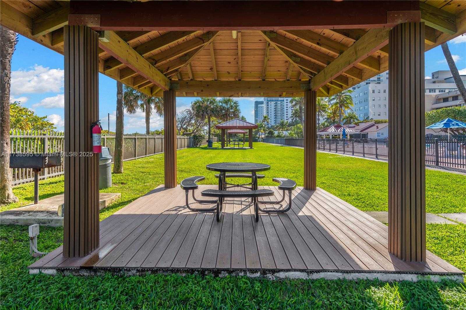 Small Image of 2555 COLLINS AVE #2005, Miami Beach Number 57